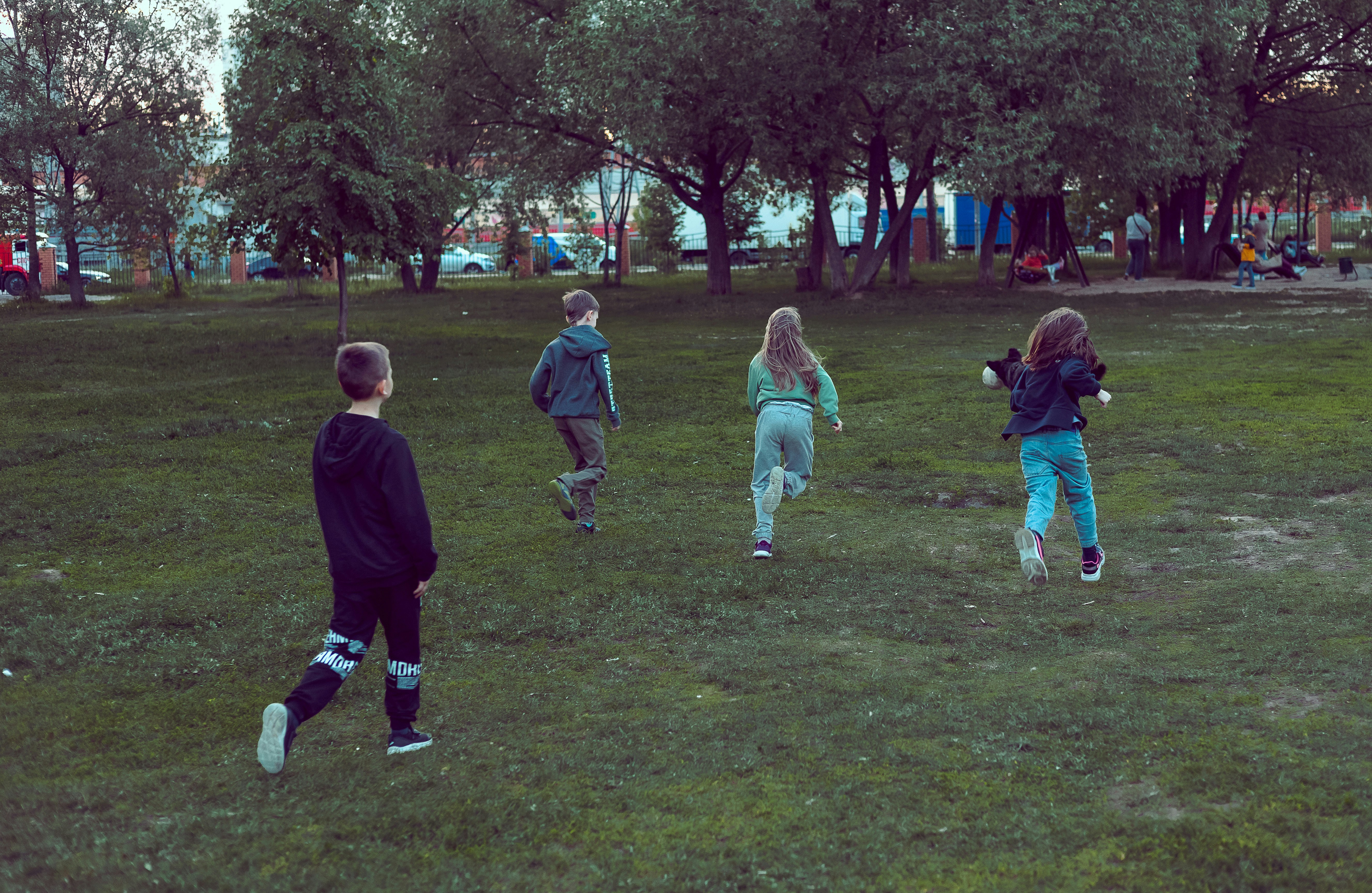 kids running